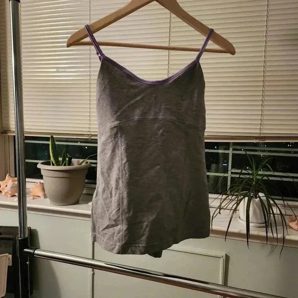 Lululemon Workout tank top‎ - Picture 1 of 7